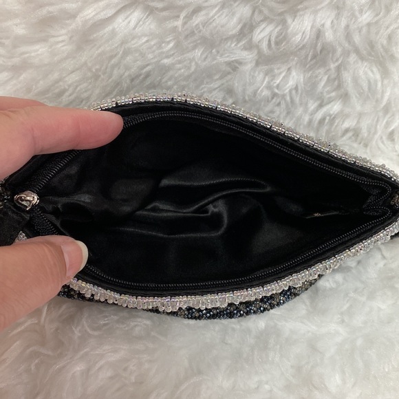 Gorgeous Lancôme ombré Aurora borealis seed bead wristlet - Picture 6 of 11